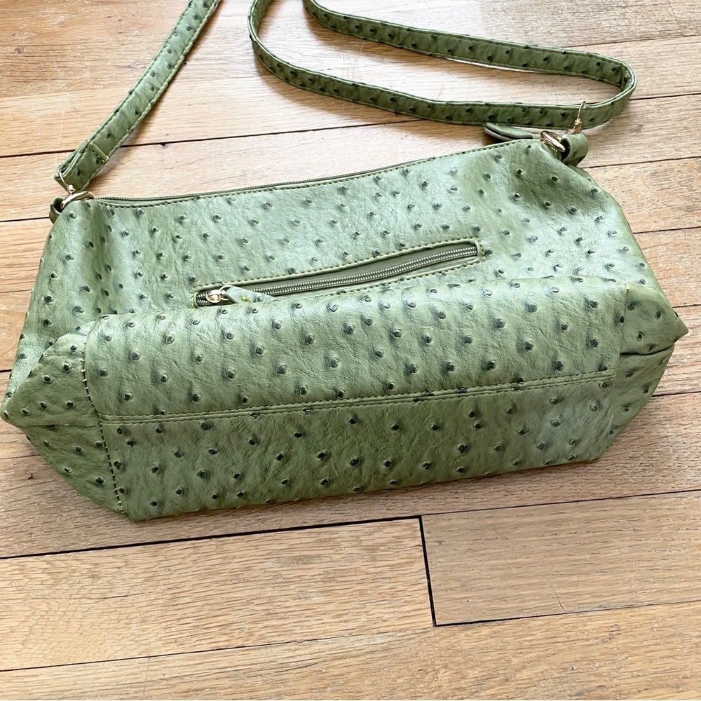 2 Dooney & Bourke bags - Picture 8 of 13